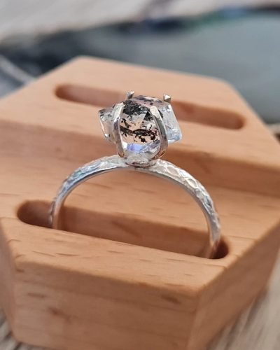 6bd99ce5-943b-4bea-8291-3f0a83500b3b